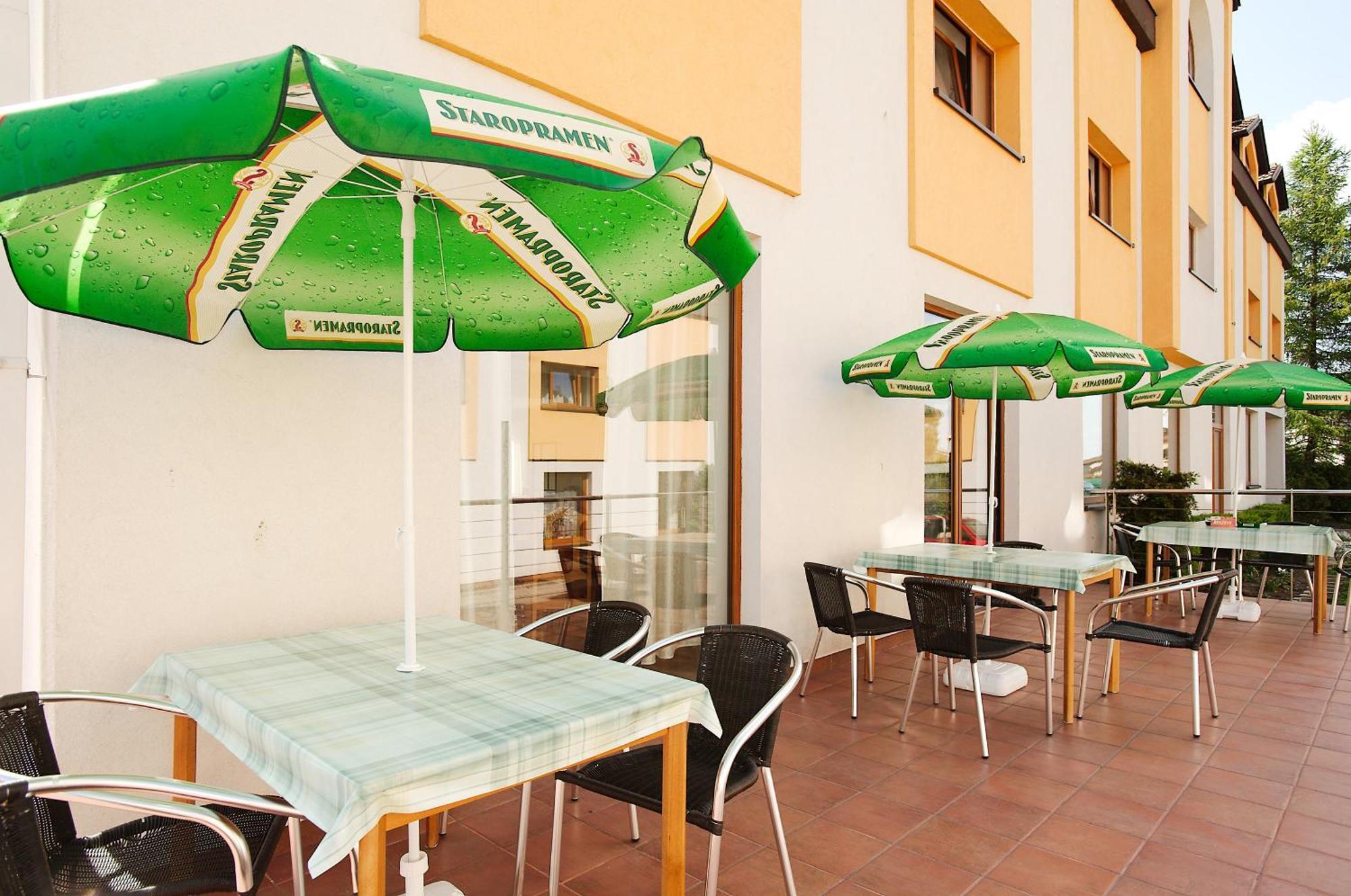 Hotel Chotol Horomerice Exterior photo