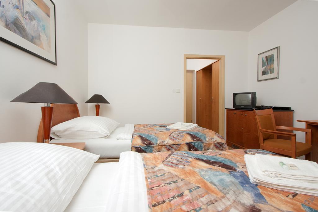 Hotel Chotol Horomerice Room photo